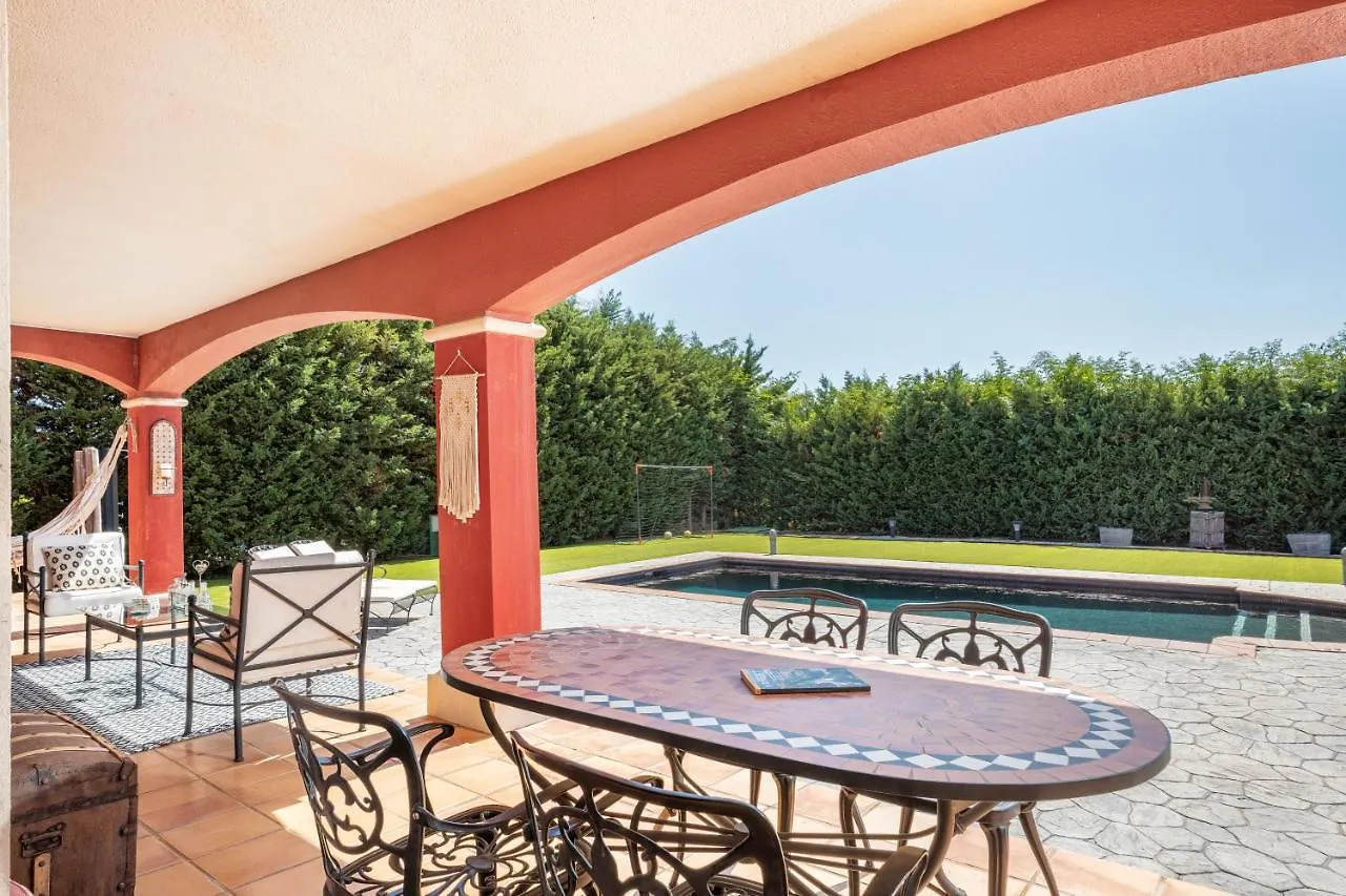 Flateli Peralada Villa