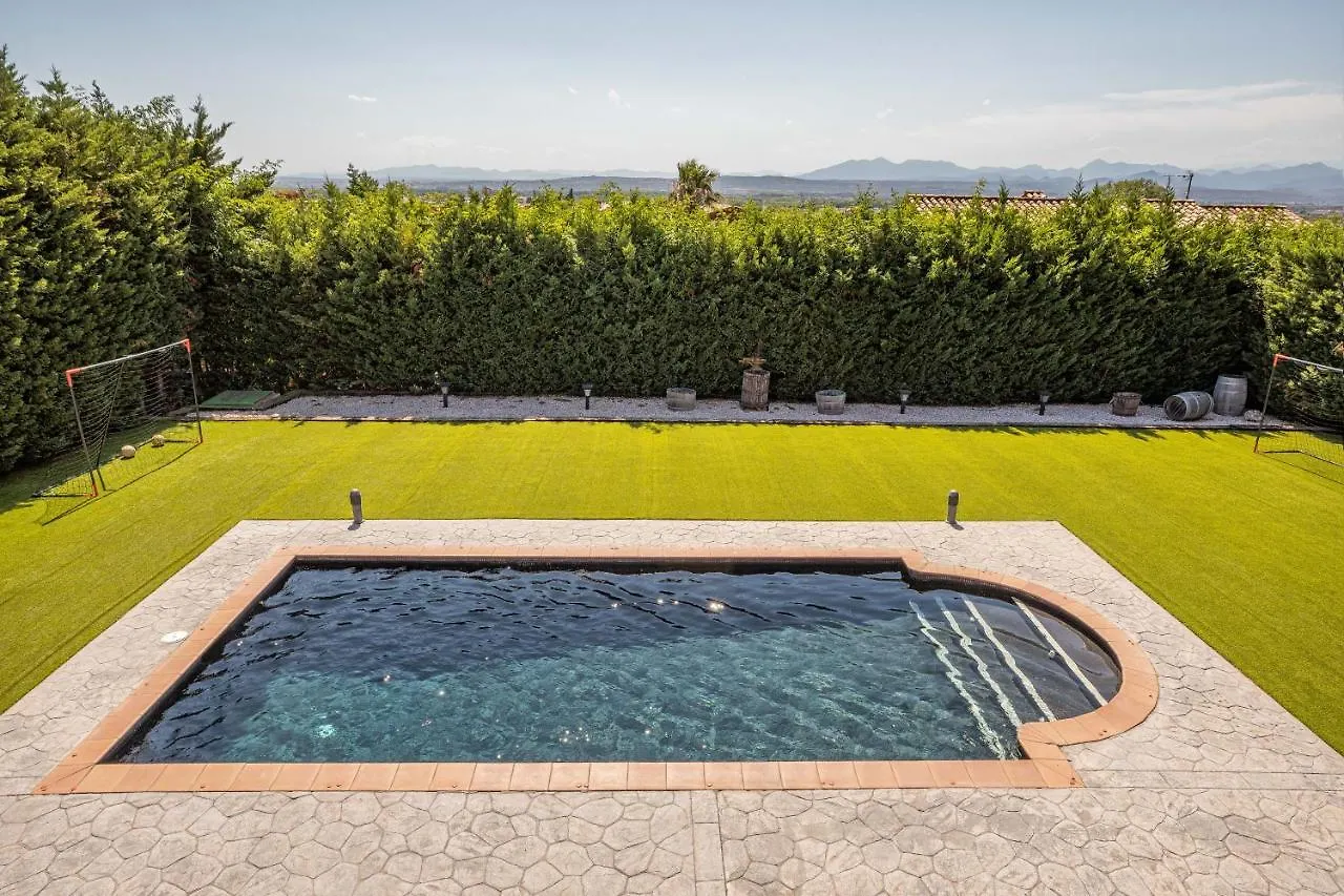Flateli Peralada Villa
